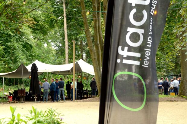 Ontspannen sfeer en collegialiteit ten top bij iFacto